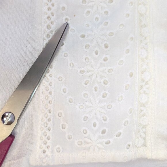 NWT Torrid | Sleeveless Gauze Flyaway Tank Cloud Dancer White | Size 2X (18-20) - Picture 11 of 12